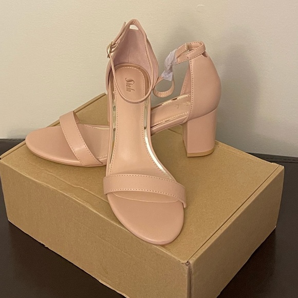 SHEIN Shoes - Shein DREAM PAIRS Women's Chunky Low Heel Pump Sandals - NUDE - US 9.5